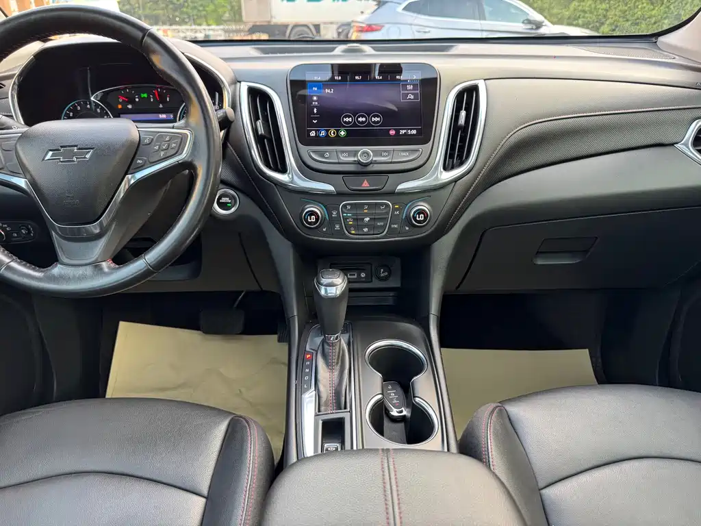 Chevrolet Equinox — миниатюра 18
