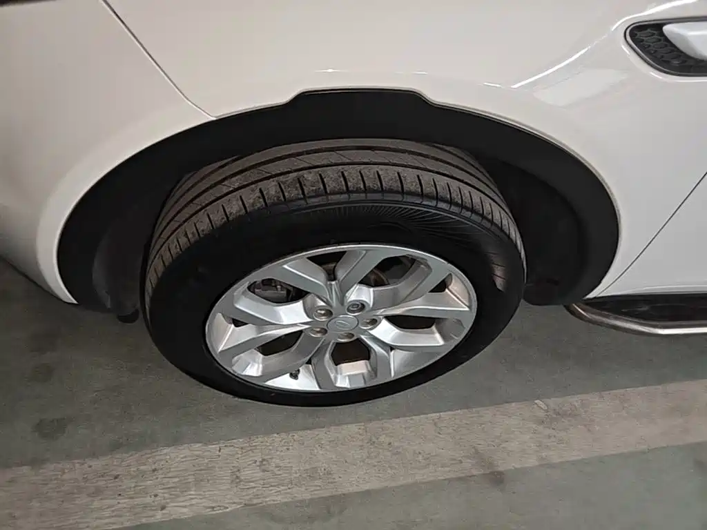 Land Rover Discovery Sport — миниатюра 23