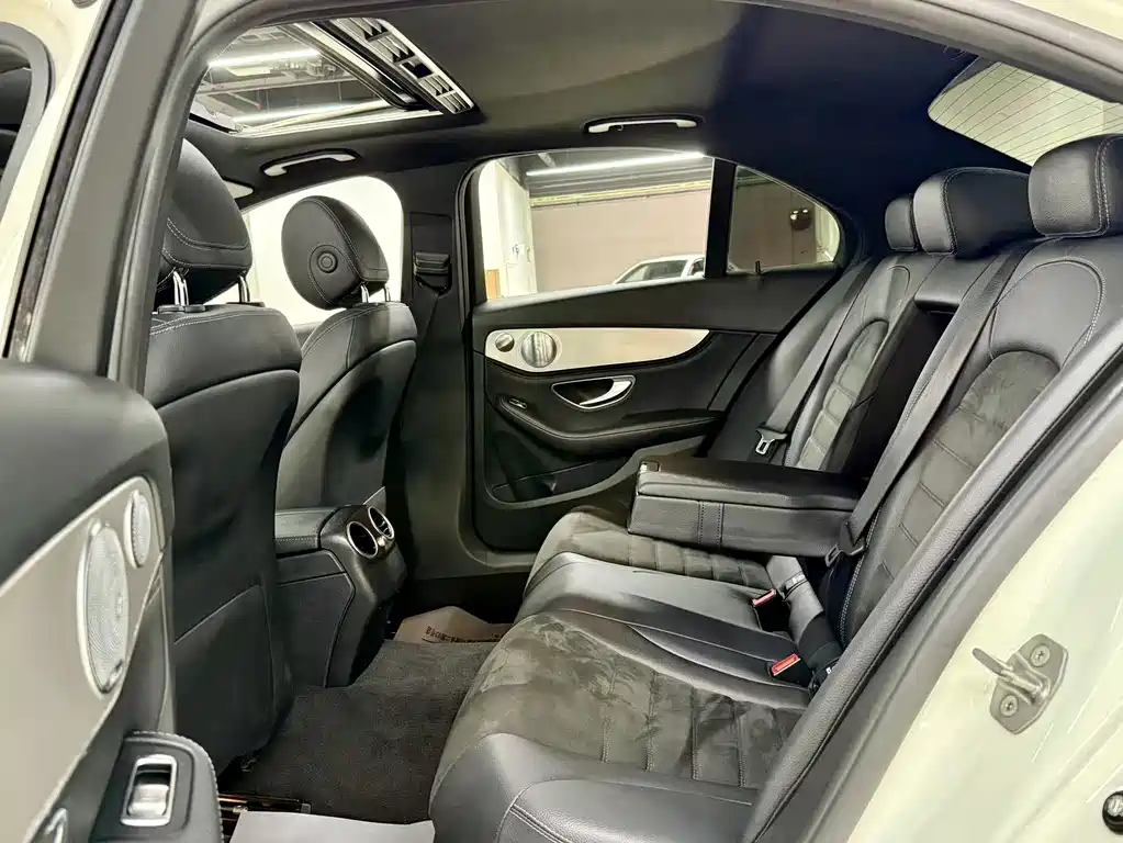 Mercedes-Benz C-Class — миниатюра 6
