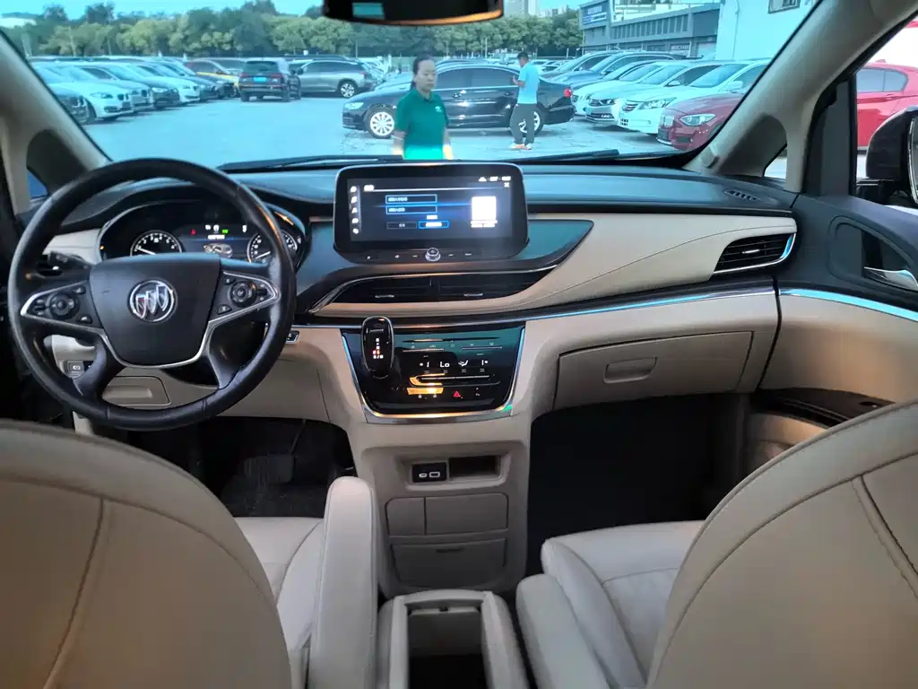 Buick GL8 — миниатюра 12