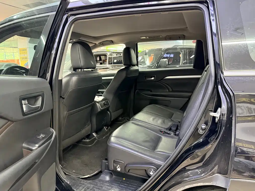 Toyota Highlander — миниатюра 6