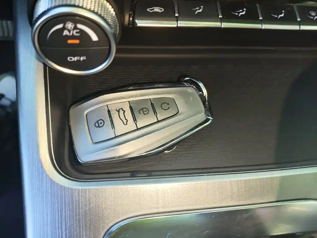 Geely Binyue — миниатюра 9