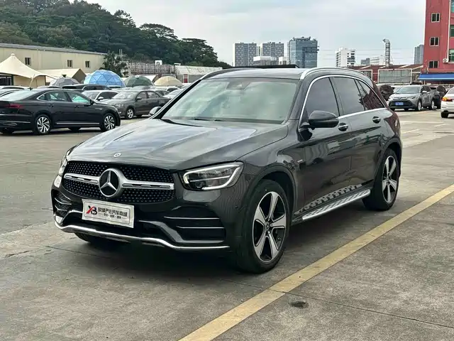 MERCEDES-BENZ GLC