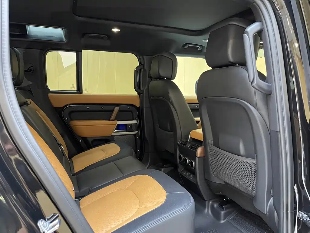 Land Rover Defender — миниатюра 15