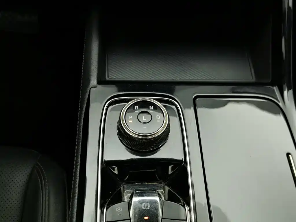 Ford Equator Sport — миниатюра 13