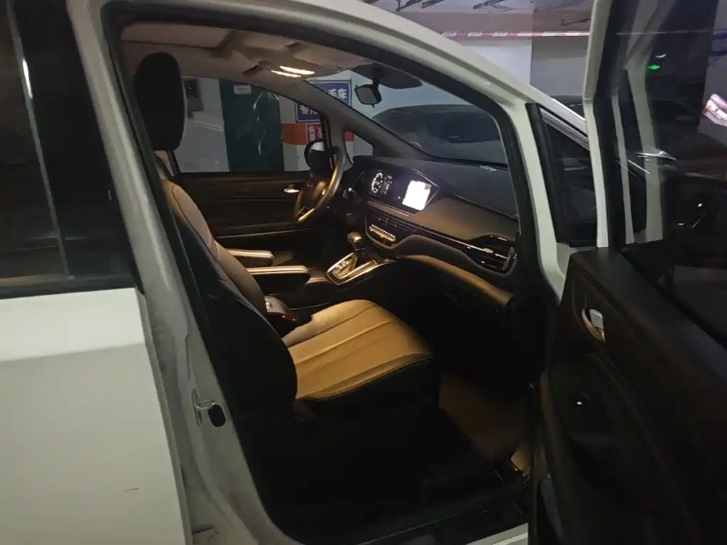 GAC Motor Trumpchi M6 — миниатюра 20