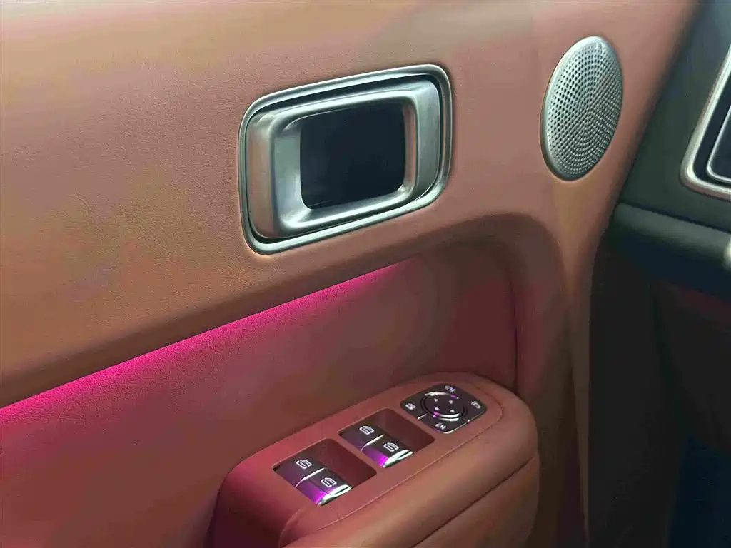 Li Auto Li L8 — миниатюра 16