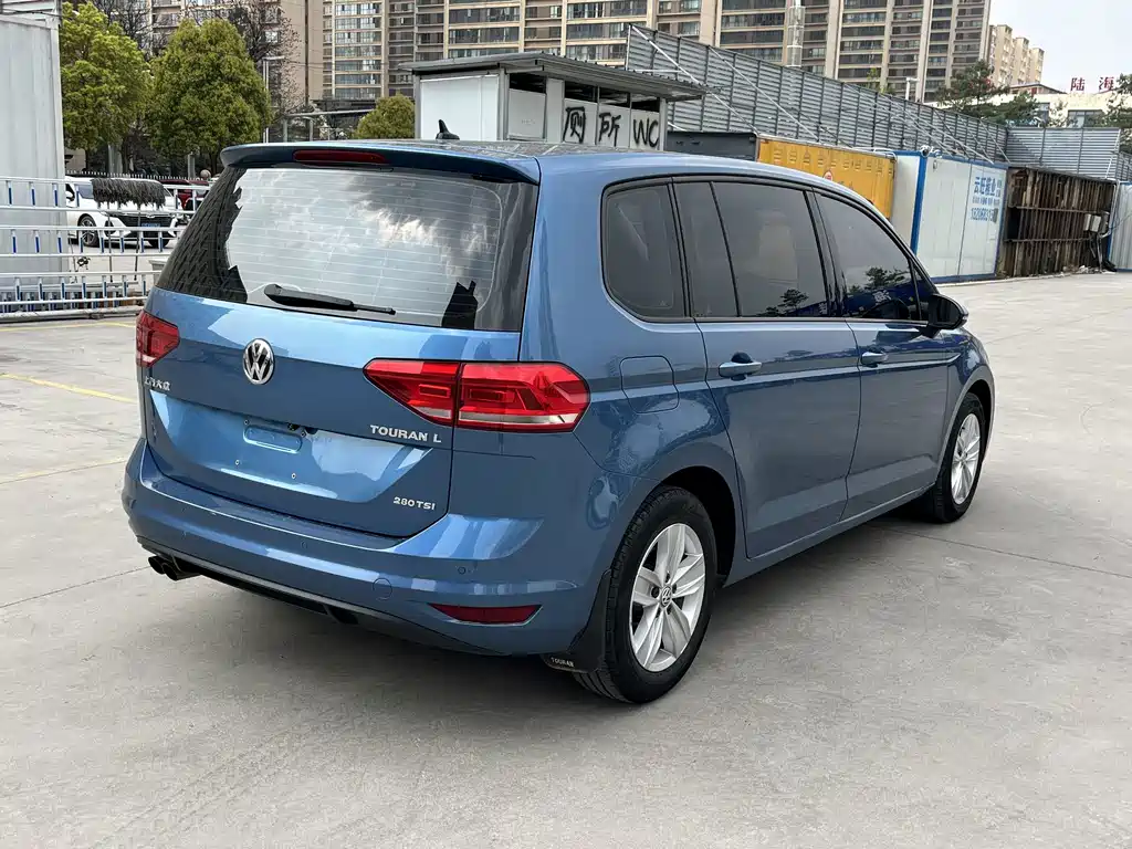 Volkswagen Touran — миниатюра 9
