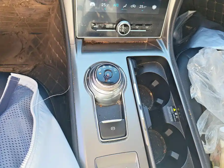Ford Mondeo — миниатюра 16