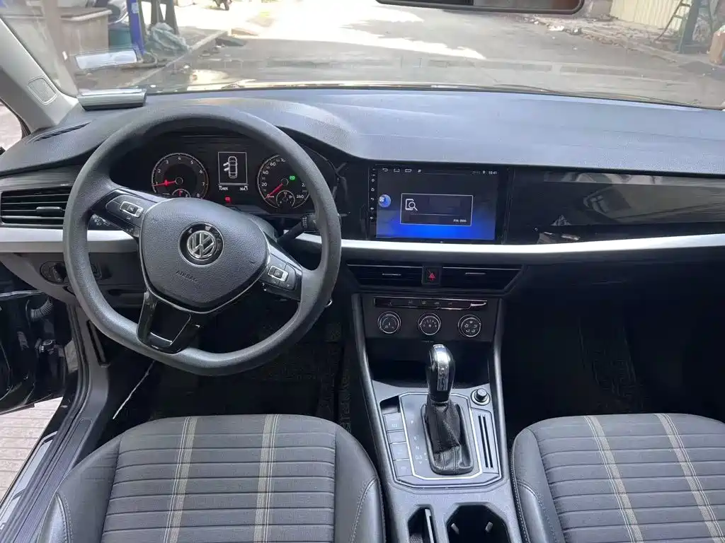 Volkswagen Lavida — миниатюра 5