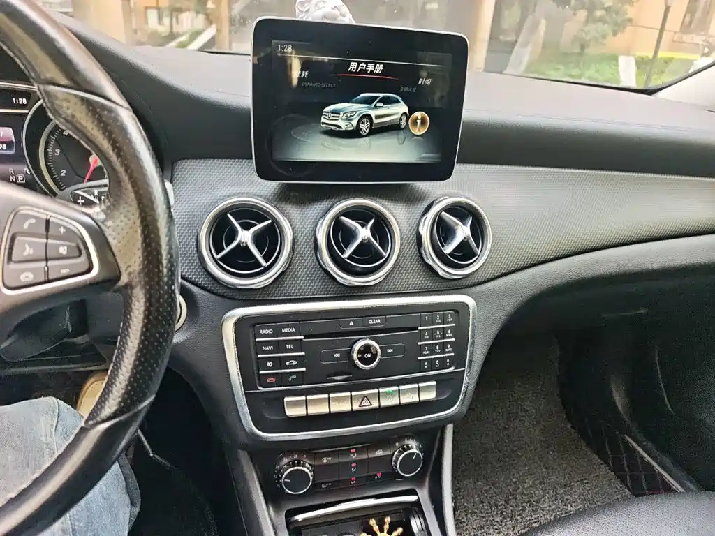 Mercedes-Benz GLA — миниатюра 9