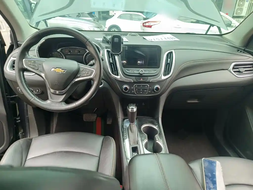 Chevrolet Equinox — миниатюра 10