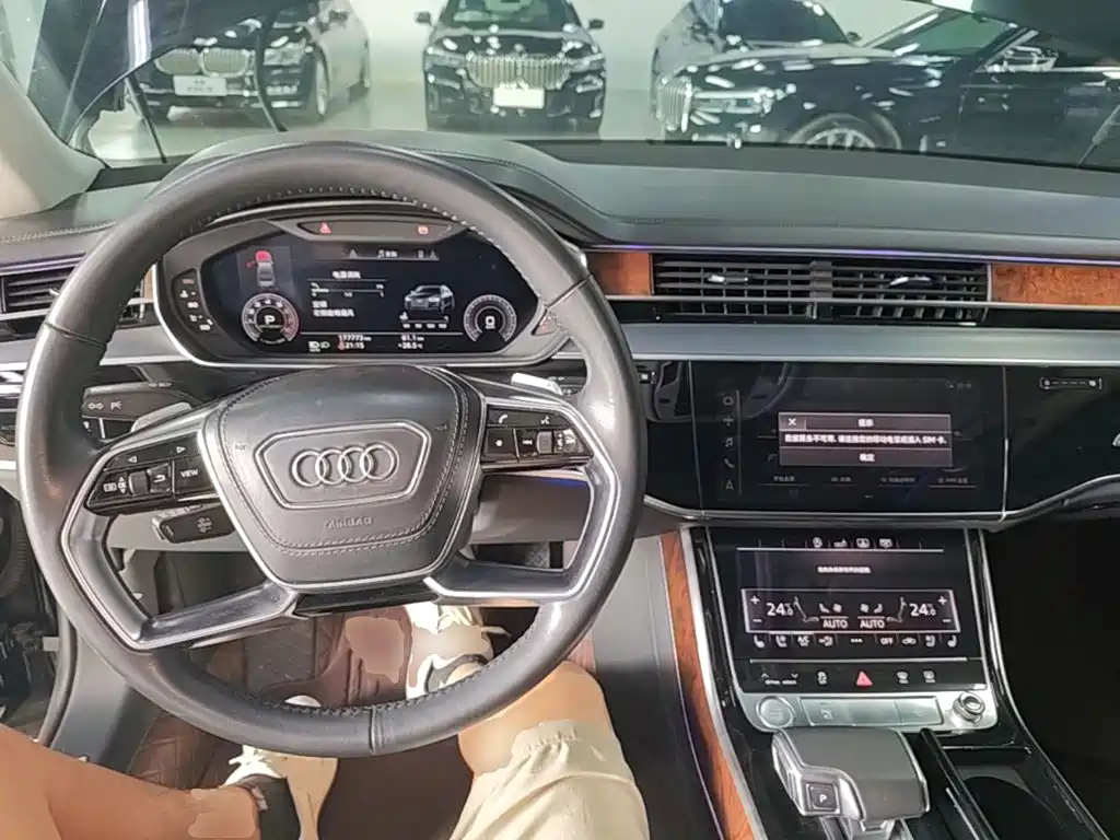 Audi A8 — миниатюра 10