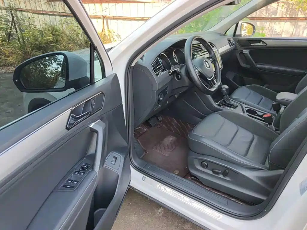 Volkswagen Tiguan L — миниатюра 16