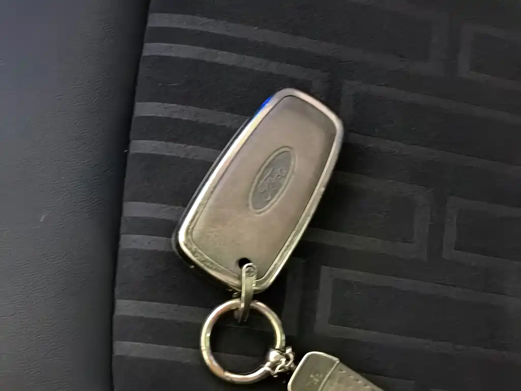 Ford Mondeo — миниатюра 7