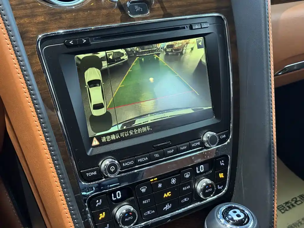 Bentley Flying Spur — миниатюра 12