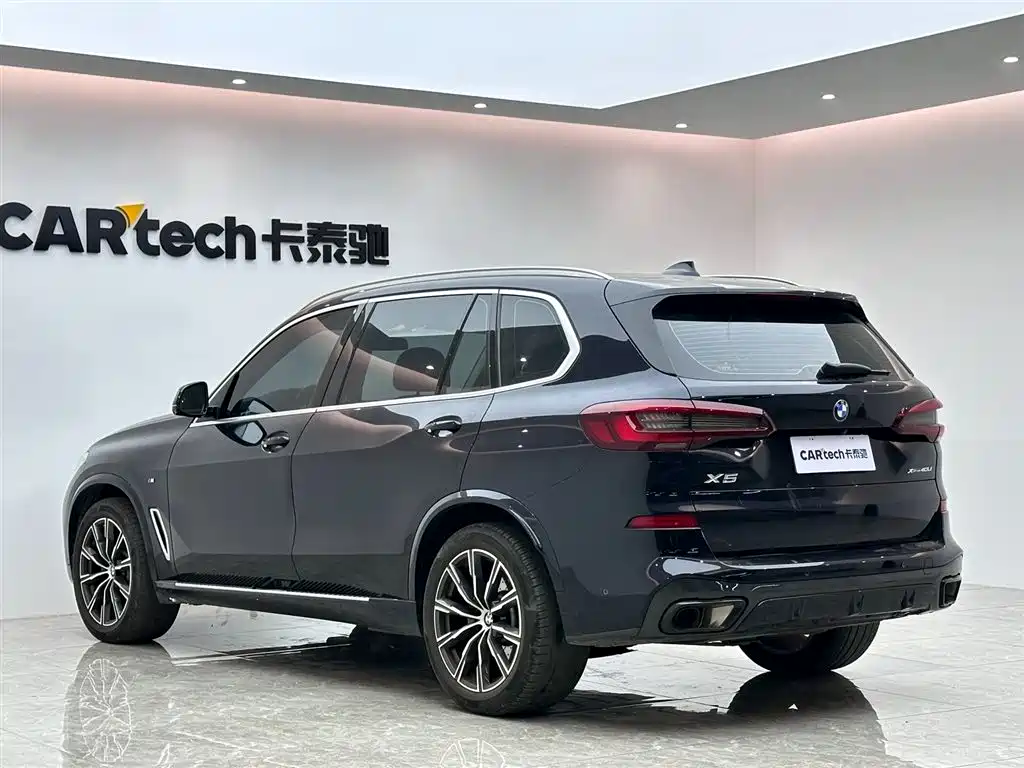 BMW X5 2022 xDrive 30Li Premium M Sport