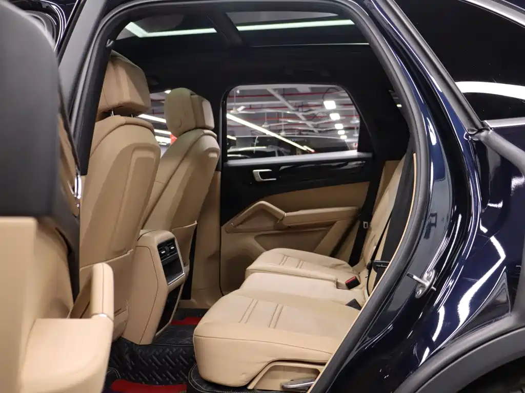 Porsche Cayenne — миниатюра 21