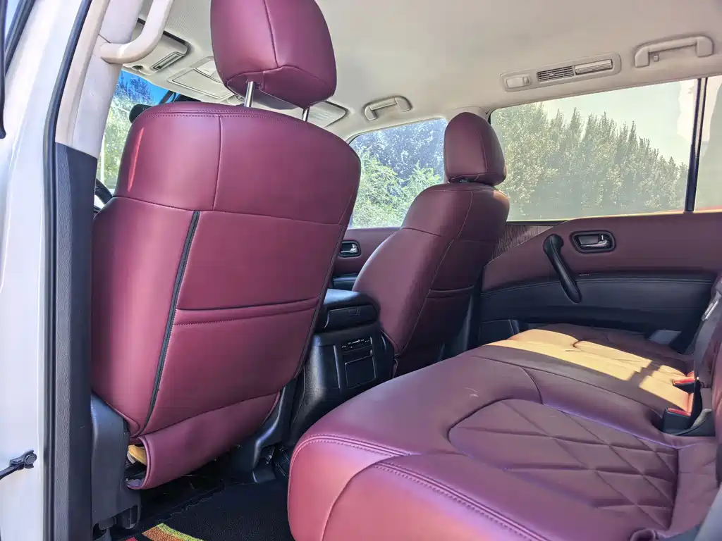 Nissan Patrol — миниатюра 6