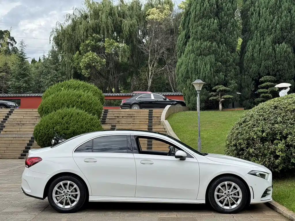 Mercedes-Benz A-Class A 2022 A 200 L Sport Fashion