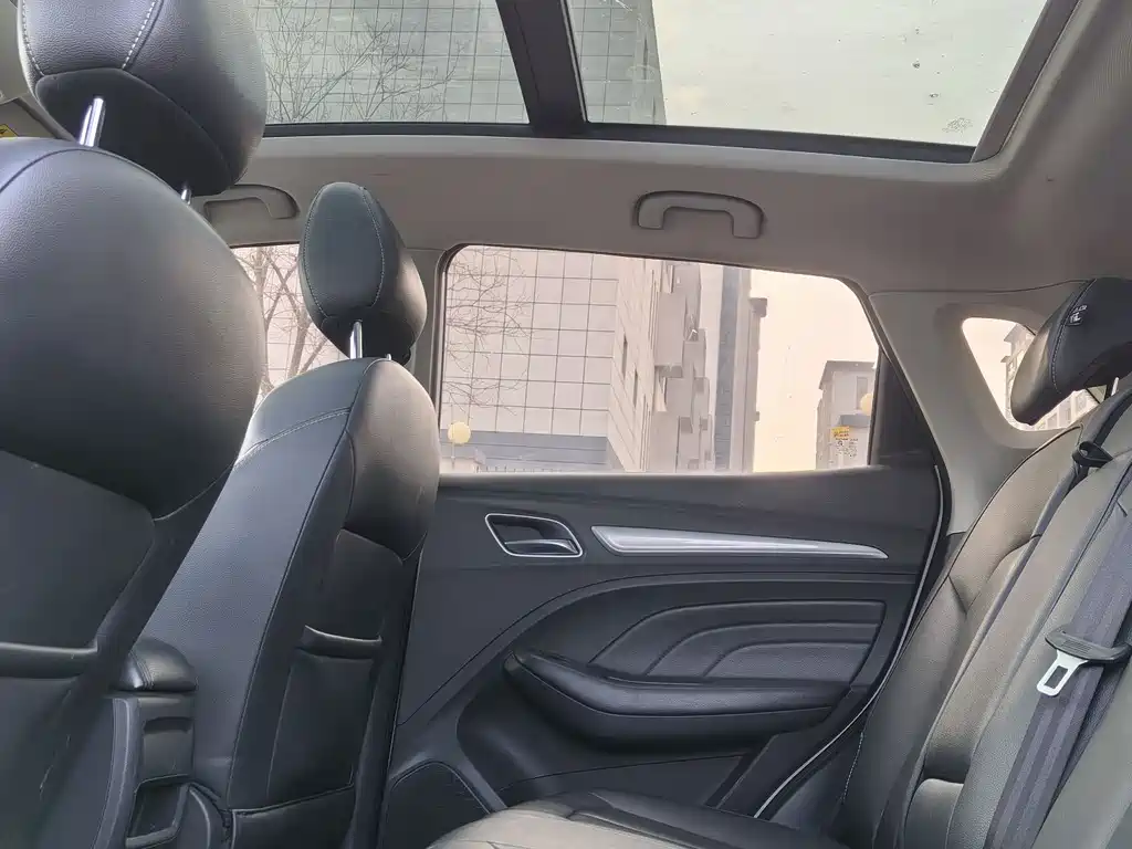 Roewe RX3 1.6L CVT Flagship Edition, фото 10