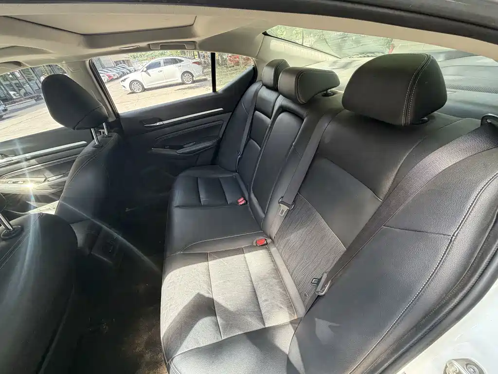 Nissan Teana — миниатюра 8
