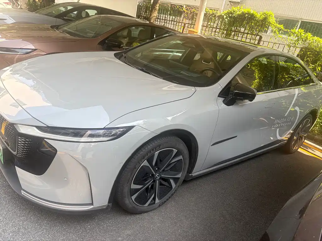 Mazda EZ-6 — миниатюра 3