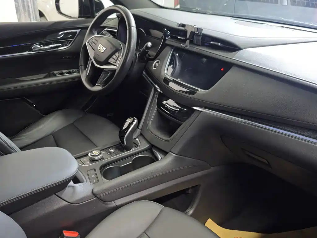 Cadillac XT5 — миниатюра 3