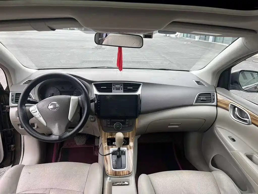 Nissan Sylphy 2014 1.6XV CVT Premium