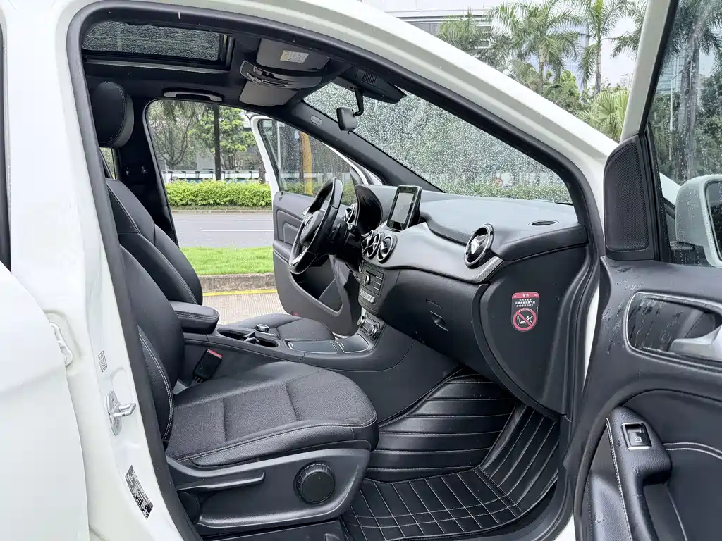 Mercedes-Benz B-Class — миниатюра 7