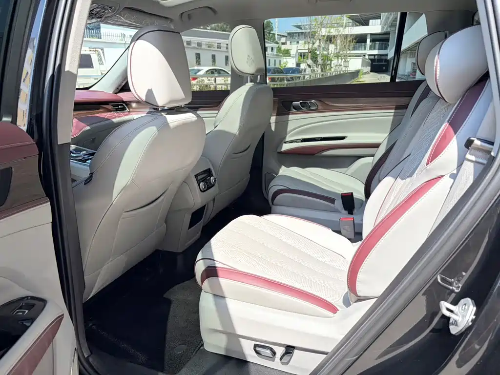 Ford Equator — миниатюра 8