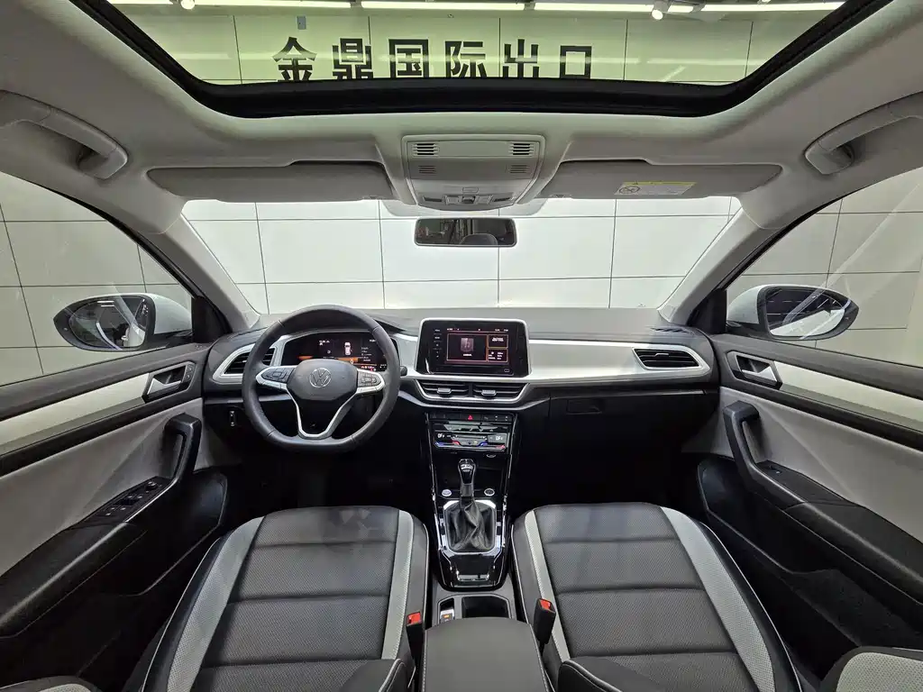Volkswagen T-Roc — миниатюра 20
