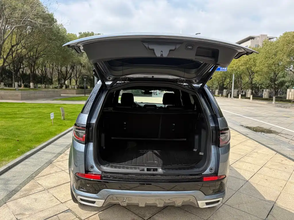 LAND ROVER DISCOVER SPORTS