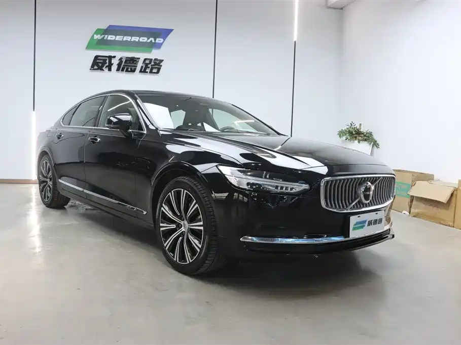 Volvo S90 2023 B5 Luxury