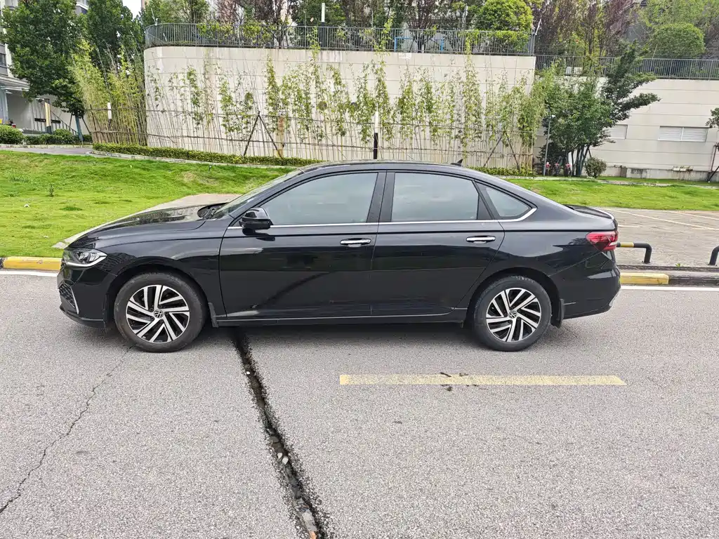 Volkswagen Lavida — миниатюра 4