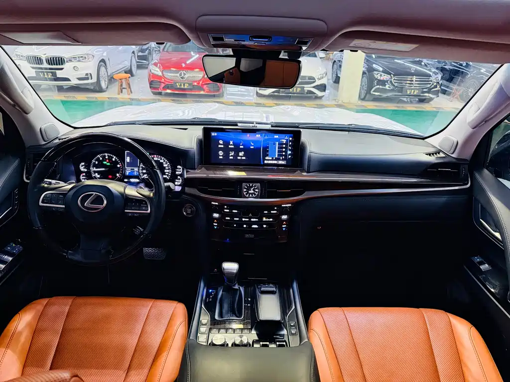 Lexus LX — миниатюра 4