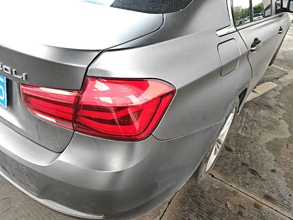 BMW 3 Series — миниатюра 8