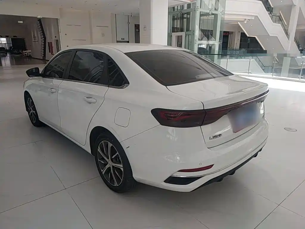 Geely Emgrand — миниатюра 5