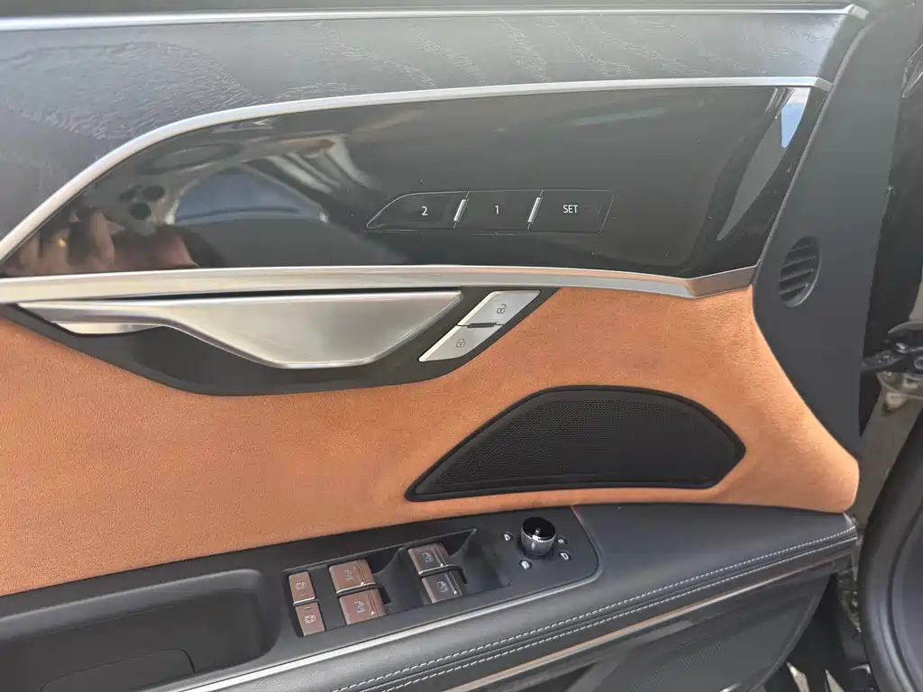 Audi A8 — миниатюра 11