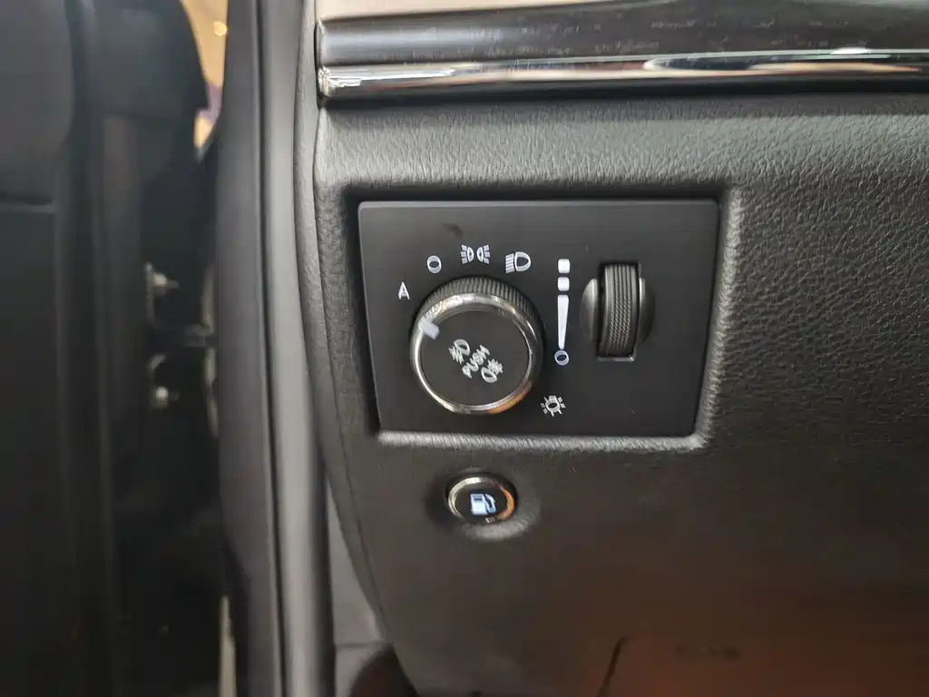 Jeep Grand Cherokee (Import) — миниатюра 5