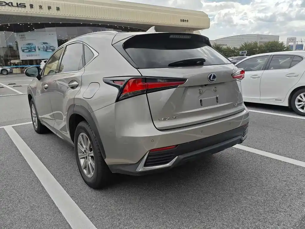 Lexus NX — миниатюра 9
