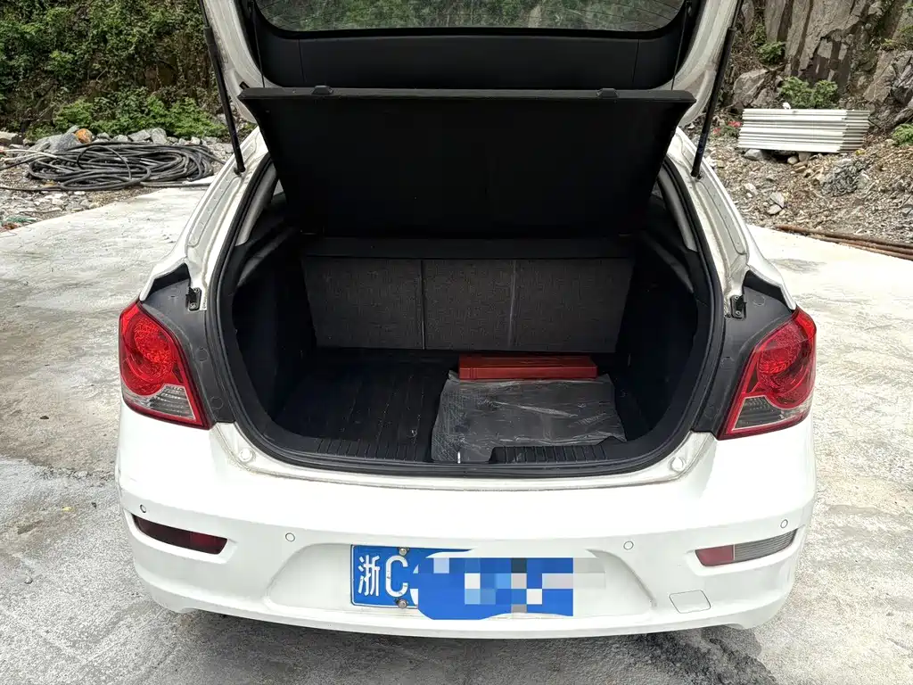 Chevrolet Cruze — миниатюра 8