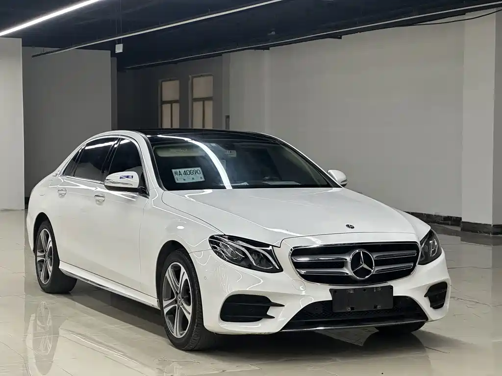 Mercedes-Benz E-Class — миниатюра 3