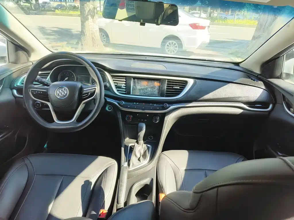 Buick Excelle — миниатюра 9