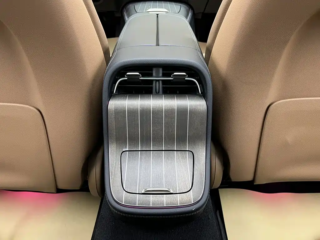 Mercedes-Benz E-Class — миниатюра 22