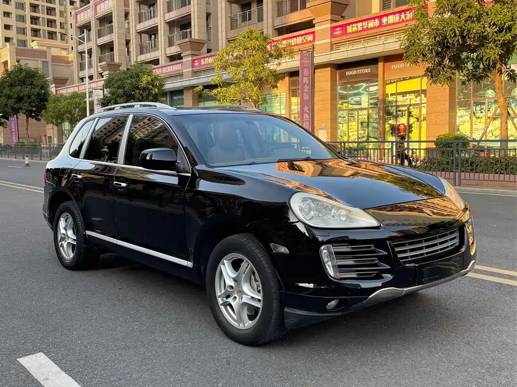 Porsche Cayenne — миниатюра 4