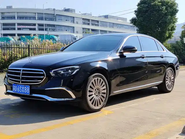 MERCEDES BENZ E CLASS