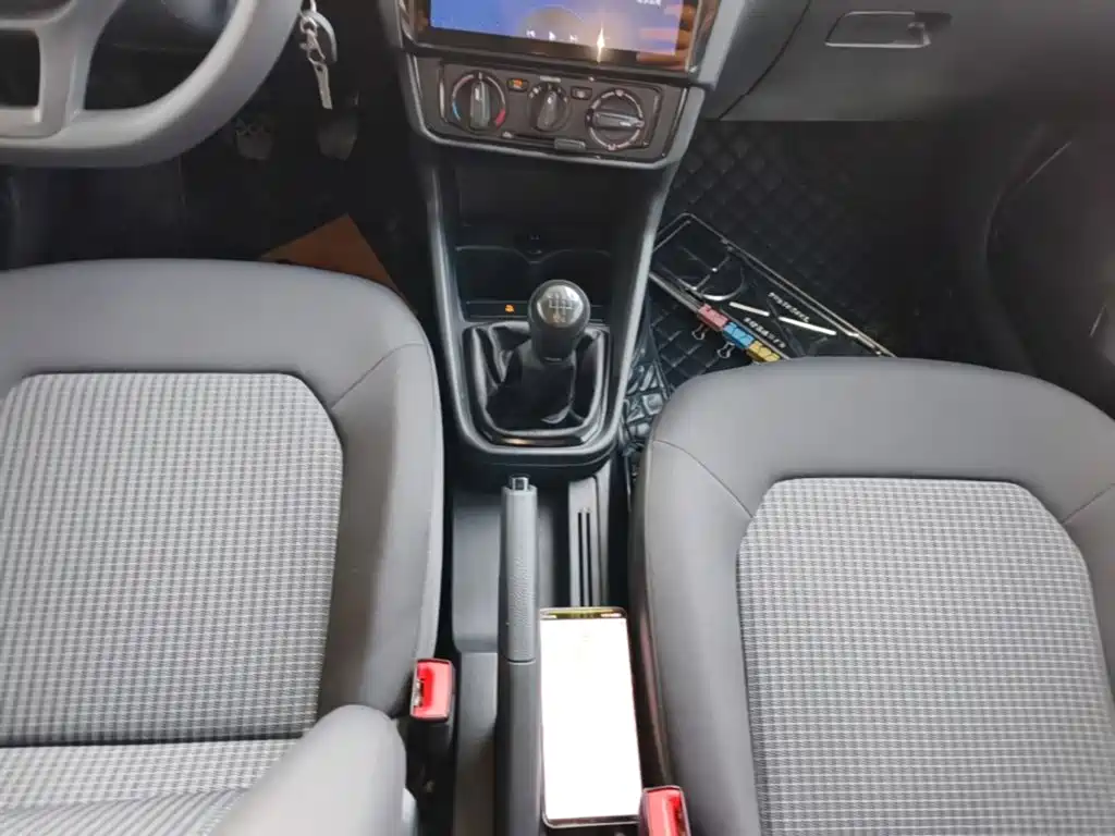 Volkswagen Santana — миниатюра 14
