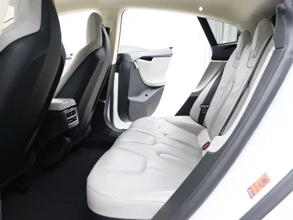 Tesla Model S — миниатюра 6