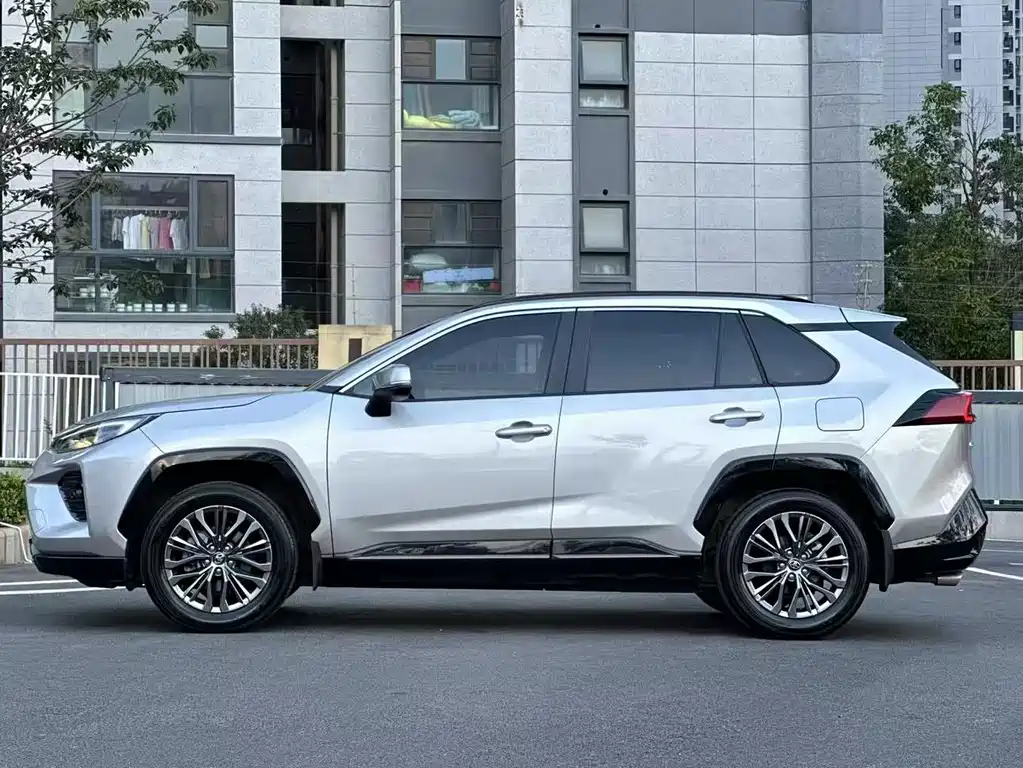 Toyota Wildlander — миниатюра 8